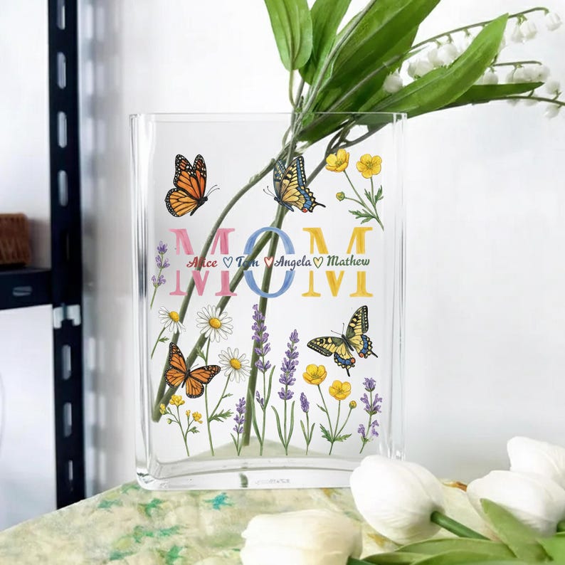 Custom Family Book Vase | Gift for Mom Grandma | Mom with Kids Names Hand Book Vase | Gift For Mother day