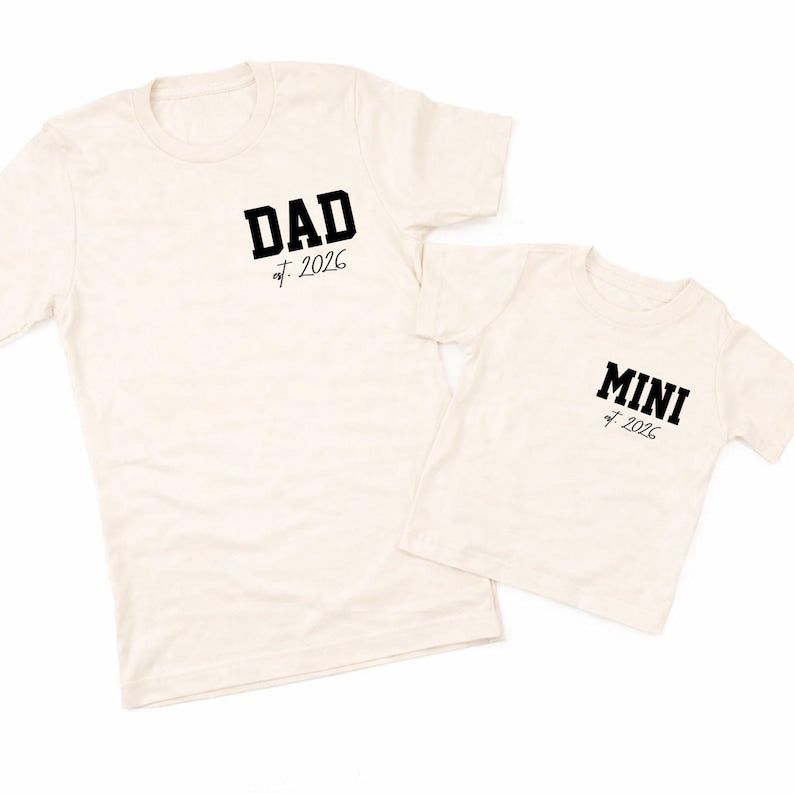 Matching Family Shirts Dad Est 2026 Mom Est 2026 Mini Bodysuit, Pregnancy Announcement Outfit, New Parents Gift Set