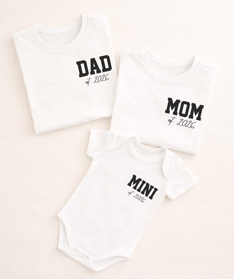Matching Family Shirts Dad Est 2026 Mom Est 2026 Mini Bodysuit, Pregnancy Announcement Outfit, New Parents Gift Set