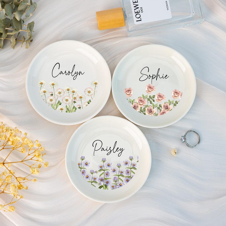 Personalized Birth Flower Jewelry Dish,Custom Floral Ring Dish With Name,Mother's Day Gift,Brithday Gift For Nanny,Wedding Bridesmaid Gifts