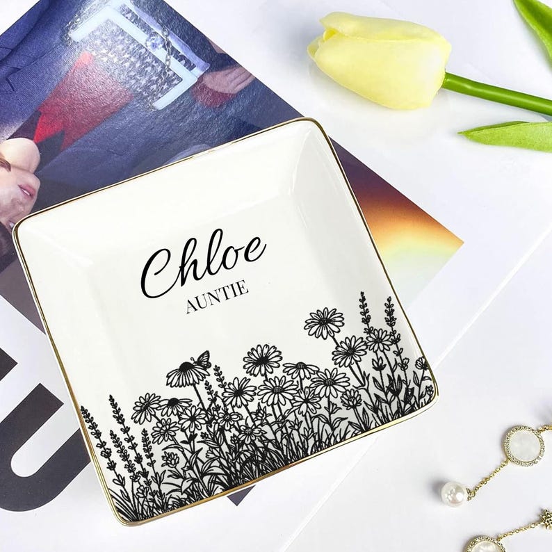 Personalized Flower Garden Jewelry Dish with Name, Custom Floral Trinket Tray Gift for Mom, Sister, Daughter or Best Friend