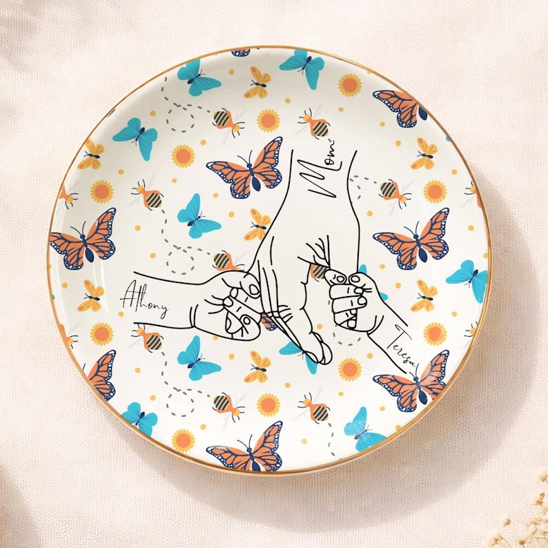 Personalized Floral Mama Jewelry Dish, Personalized Holding Mom's Hands, Mother's Day Nana Grandma, Birthday Jewelry Dish, Mother's Day Gift