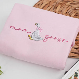 Mama Goose Embroidered Sweatshirt, New Mom EST 2026 Shirt, Cute Duck Custom Text Crewneck, Mother Day Gift for Mom, Mama, Gigi