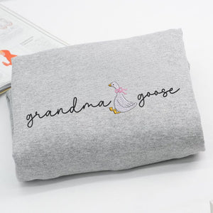 Mama Goose Embroidered Sweatshirt, New Mom EST 2026 Shirt, Cute Duck Custom Text Crewneck, Mother Day Gift for Mom, Mama, Gigi