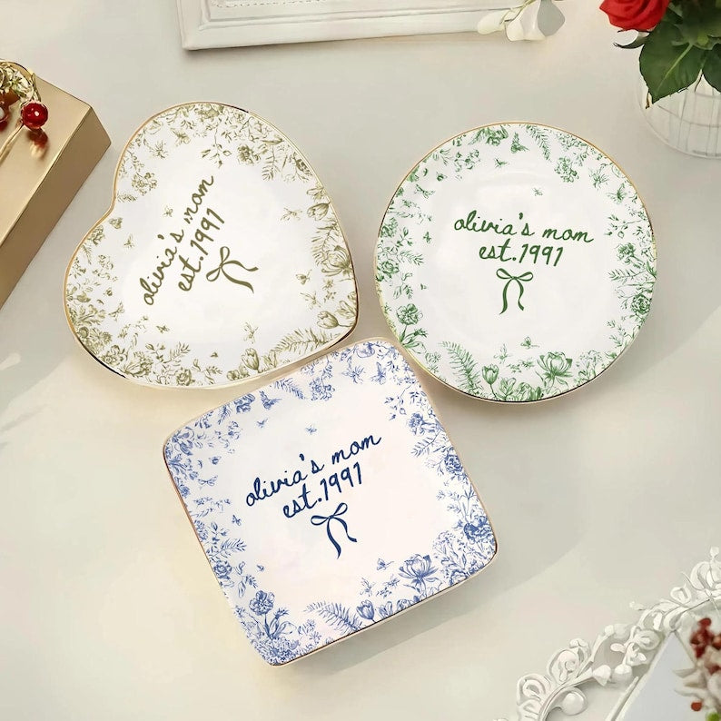 Personalized Mom Toile De Jouy Jewelry Tray, Grandma Ceramic Trinket Tray, Thank You Mom, Mothers Day Ring Dish Gift, Mom Gift from Daughter