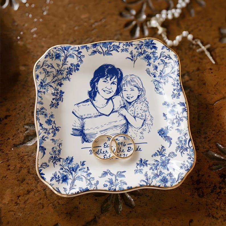 Personalized Mother of the Bride Photo Jewelry Dish, Custom Toile De Jouy Mom Photo Ring Dish, MOB MOG Wedding Gift from Daughter