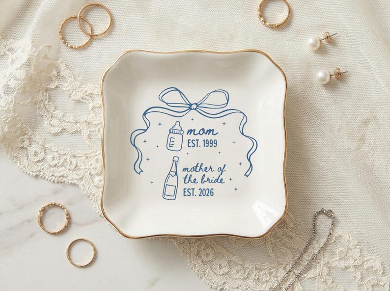 Personalized Ceramic Trinket Dish, Mother Of The Bride Ring Holder, Jewelry Tray Gift for Mom, Custom MOB Onament, Wedding Kepsake