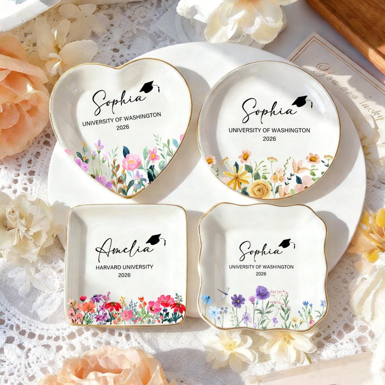 Personalized Wildflower Graduation Ring Dish, Class of 2026 Jewelry Tray with Name, Daughter Grad Gift for Her, Custom Graduation Keepsake