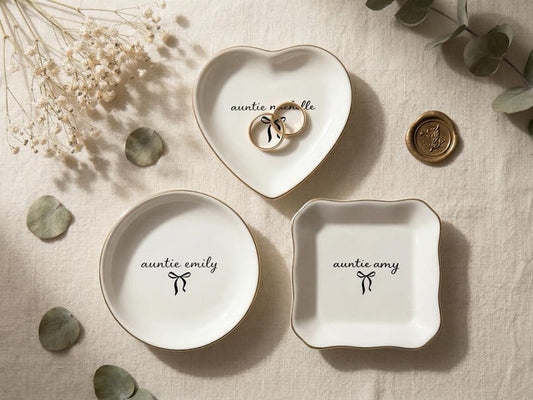 Personalized Aunt Name Ring Dish, Custom Auntie Jewelry Dish, Pregnancy Announcement Auntie Gift, Gift from Niece