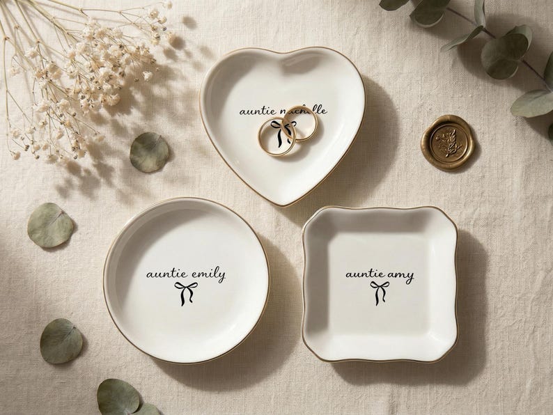 Personalized Aunt Name Ring Dish, Custom Auntie Jewelry Dish, Pregnancy Announcement Auntie Gift, Gift from Niece