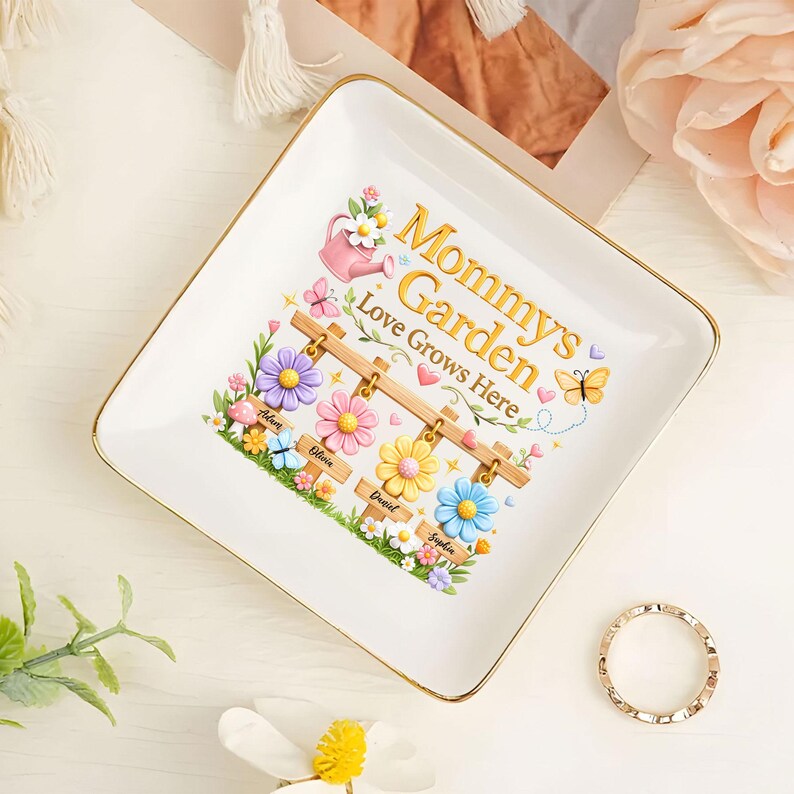 Personalized Mom Jewelry Dish, Custom Kids Names Ceramic Ring Dish, Mother's Day Gift, Jewelry Tray Gift for Mom, Gift from Daughter, Son