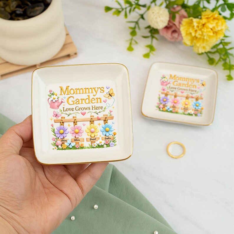 Personalized Mom Jewelry Dish, Custom Kids Names Ceramic Ring Dish, Mother's Day Gift, Jewelry Tray Gift for Mom, Gift from Daughter, Son