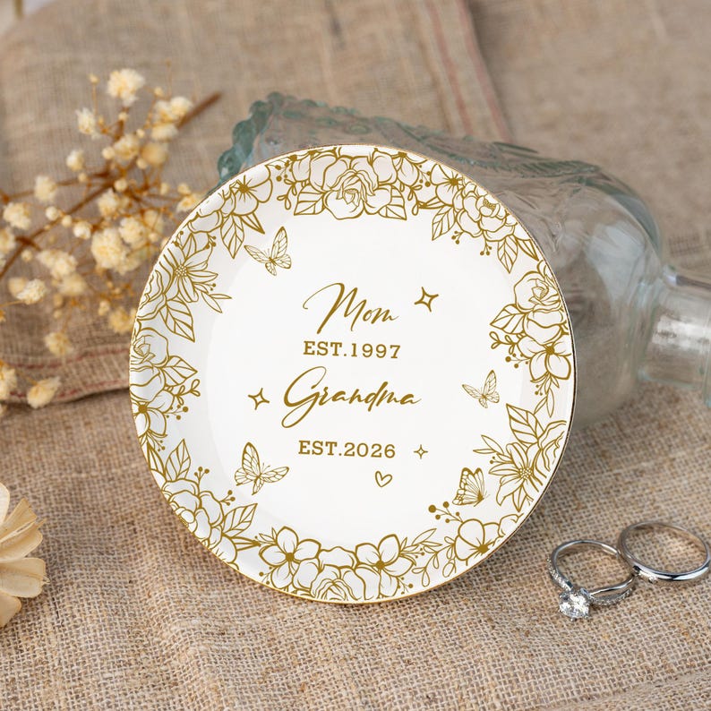 Custom Grandma to Be Ring Dish, First Time Grandma Jewelry Dish, Mothers Day Gift for Grandma, New Grandma Gifts,Grandma To Be Gifts