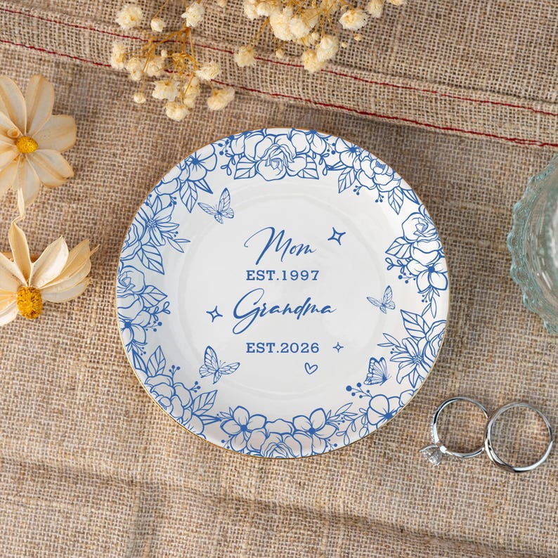 Custom Grandma to Be Ring Dish, First Time Grandma Jewelry Dish, Mothers Day Gift for Grandma, New Grandma Gifts,Grandma To Be Gifts