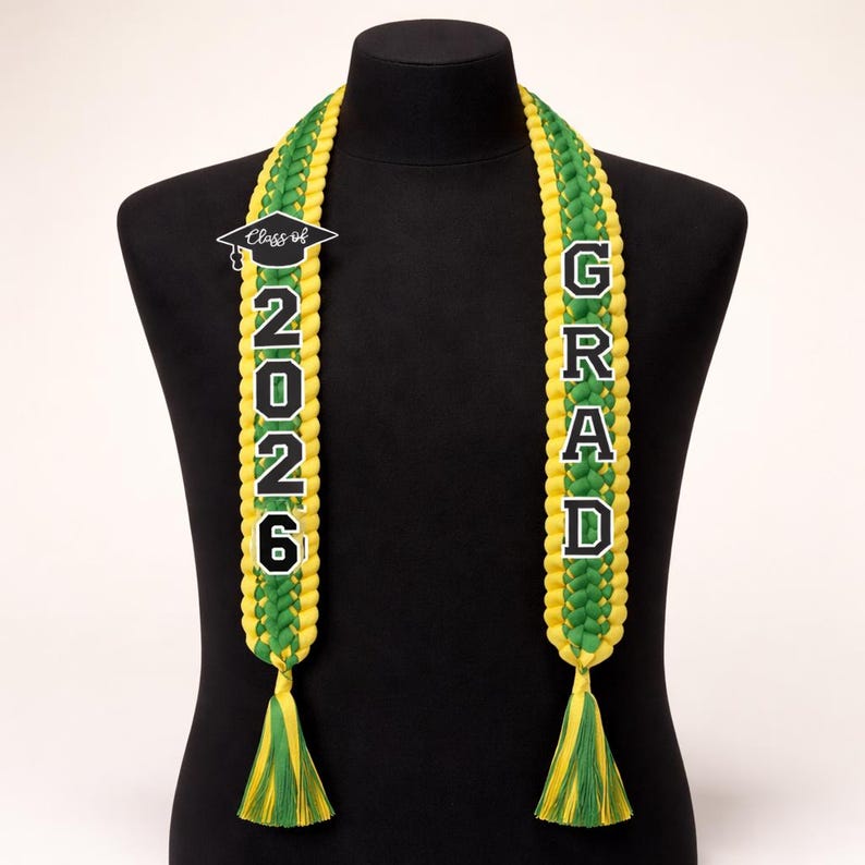 Custom 2026 Graduation Lei with Name & Grad Cap, Personalized Ribbon Lei for Senior Night, Unique Handmade Graduation Gift for Class of 2026