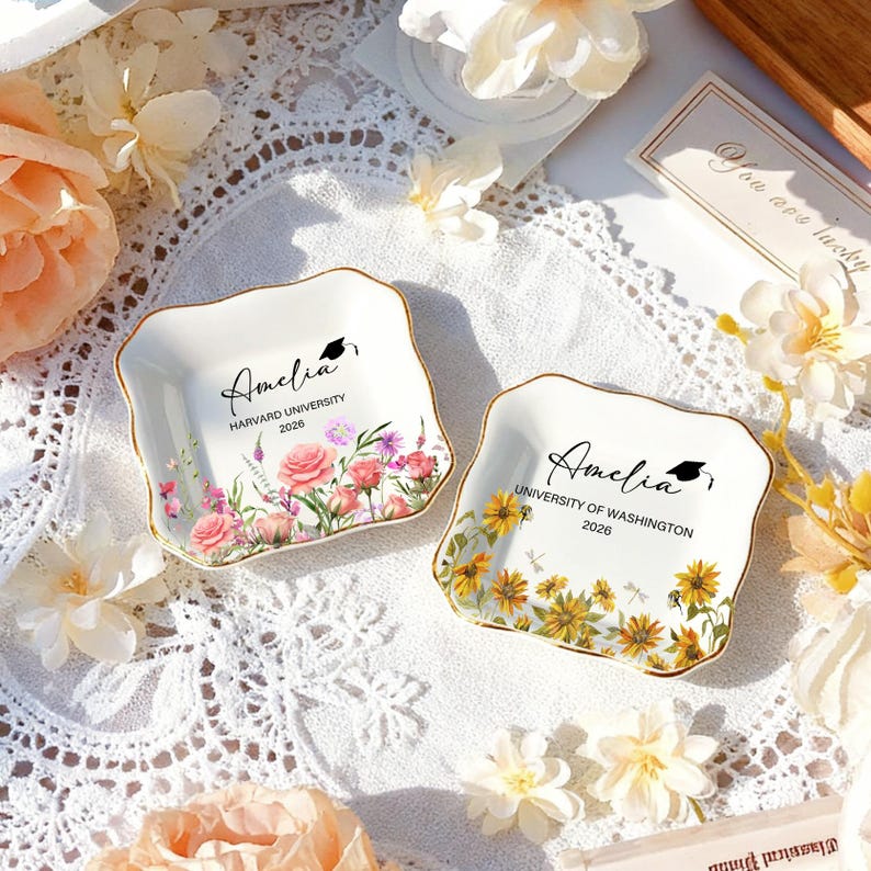 Personalized Wildflower Graduation Ring Dish, Class of 2026 Jewelry Tray with Name, Daughter Grad Gift for Her, Custom Graduation Keepsake