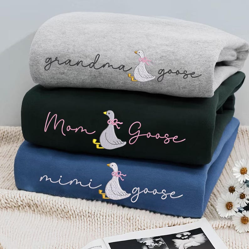 Mama Goose Embroidered Sweatshirt, New Mom EST 2026 Shirt, Cute Duck Custom Text Crewneck, Mother Day Gift for Mom, Mama, Gigi