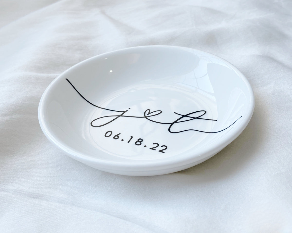 Personalized Engagement Ring Dish, Initials Heart Date Ring Dish, Gift For Bride and Groom, Wedding Gift, Bridal Shower, Anniversary Gift