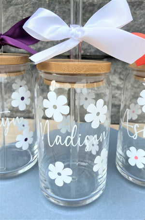 Daisy Glass Tumbler, Personalized Name Iced Coffee Cup, Iced Coffee Cup with Lid and Straw, Bridesmaid Gift, Coffee Mug, Iced Coffee Glass,