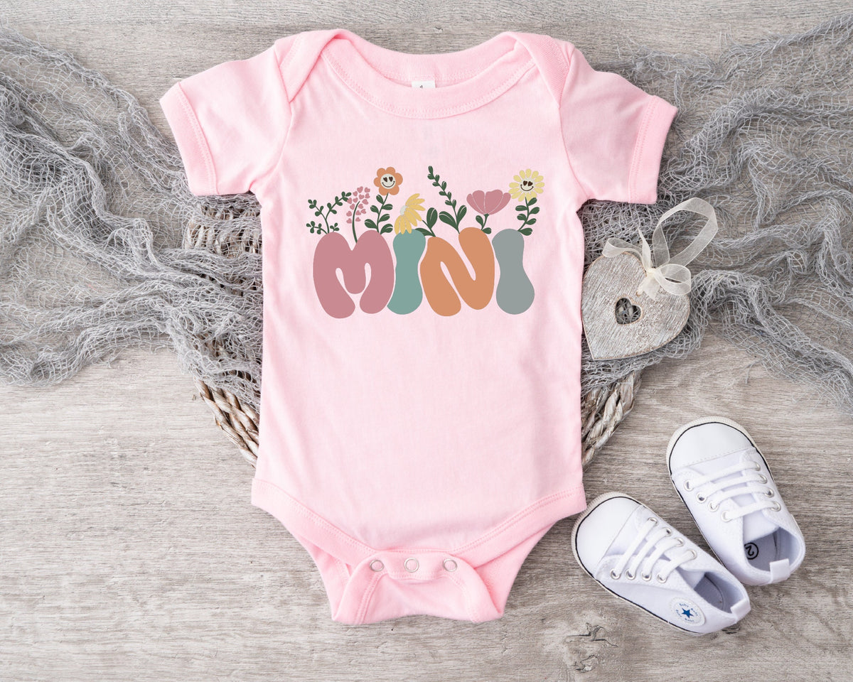 Mama Mini Shirt, Matching Mommy and Me Shirt, New Mom Shirt, Mama Mini Matching Shirt, Mother and Daughter Outfits, Mama Shirt, Mini T-Shirt