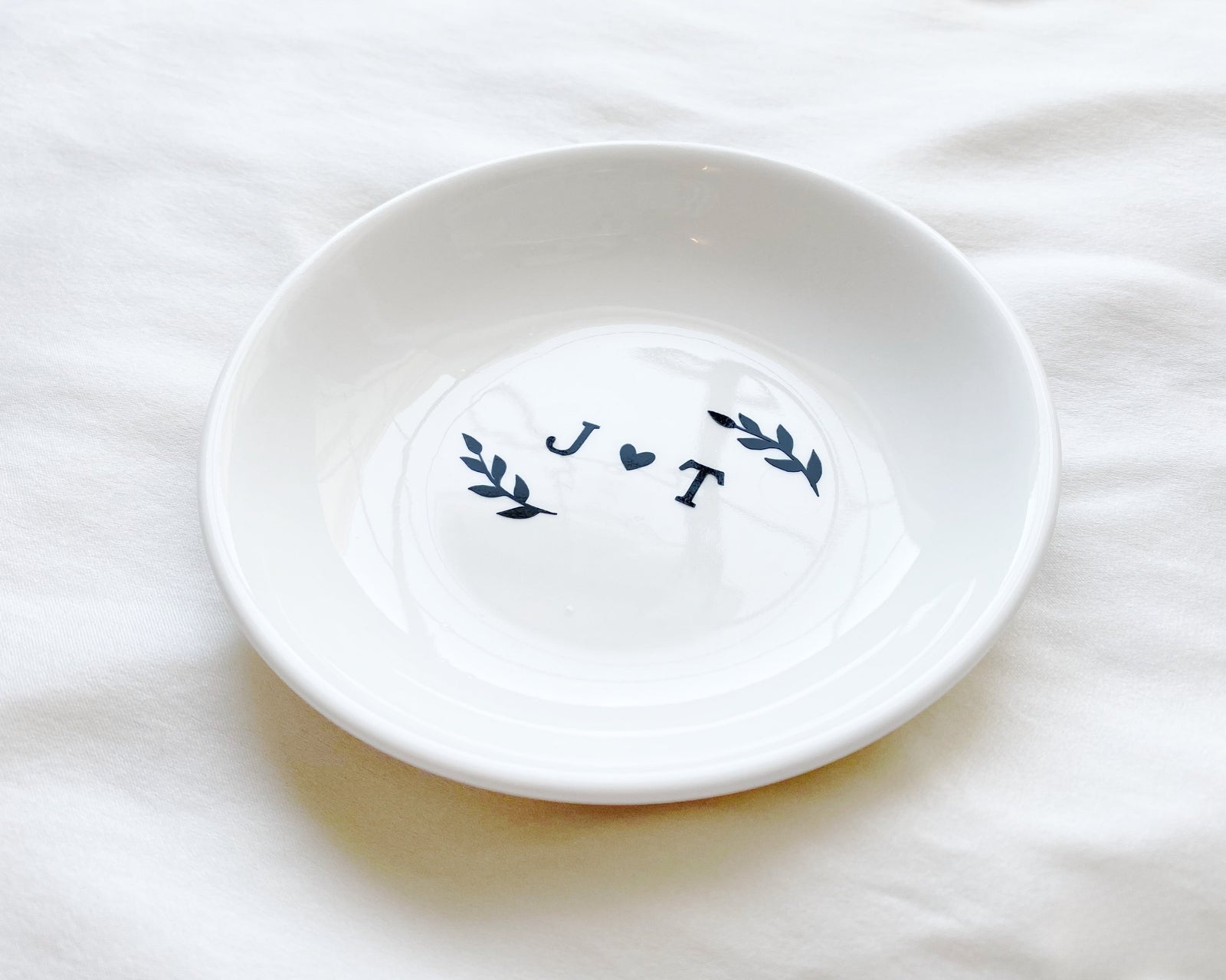 Personalized Wedding Gift, Minimalist Ring Dish with Initials and Date, Bridal Shower Gift, Engagement Gift, Wedding Gift for Couple