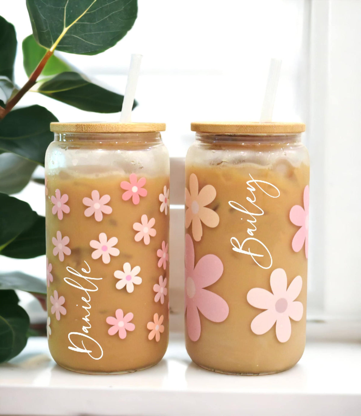 Glass Tumbler Personalized Flower Iced Coffee Cup with Name, Custom Glass with Lid and Straw, Personalized Gift Bridesmaid Gift Glass Cup