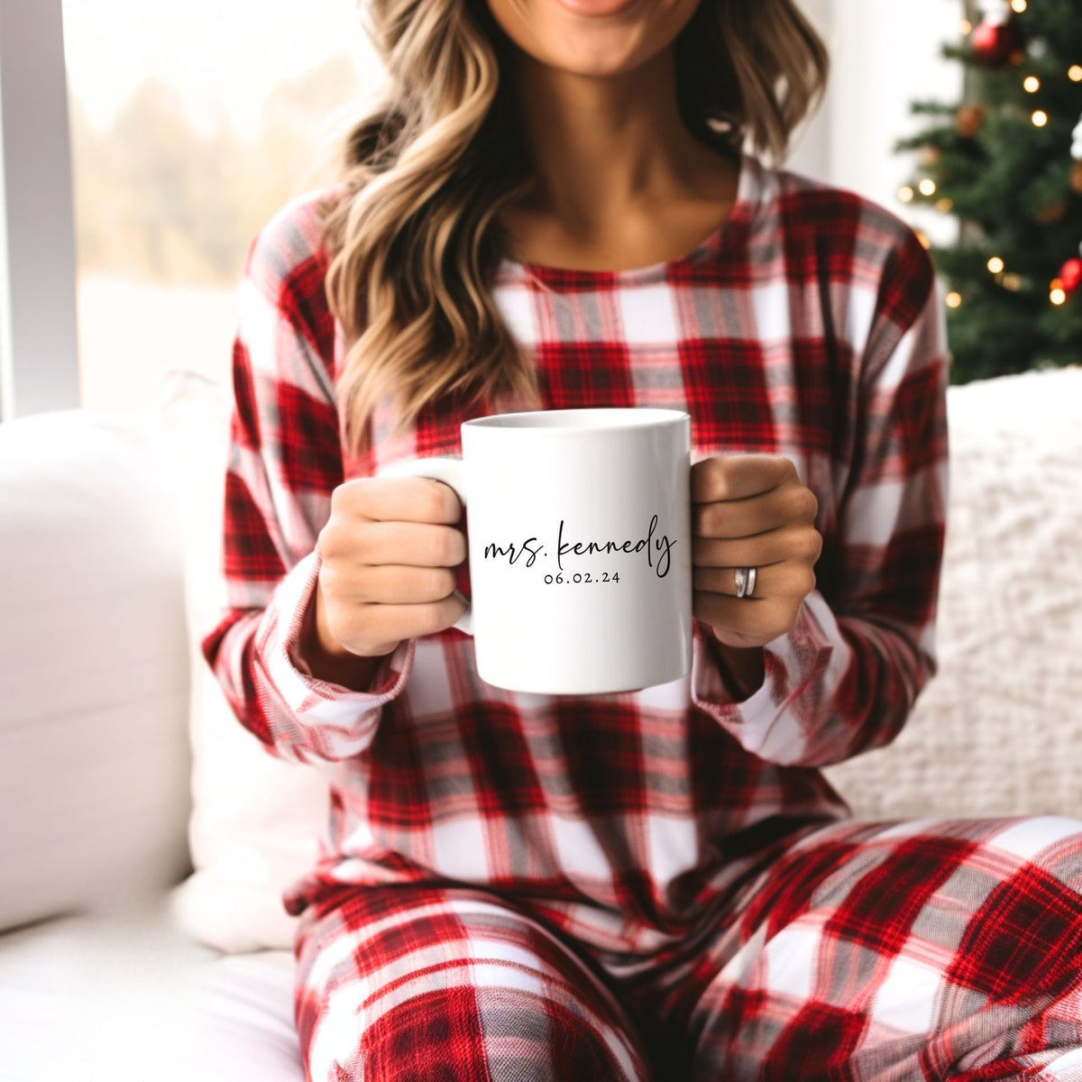 Minimalistic Mrs. Mug with Wedding Date, Custom Gift for Mrs, Gift for Bride, Personalized Mug, Bride Gift, Personalized Mug for Bride