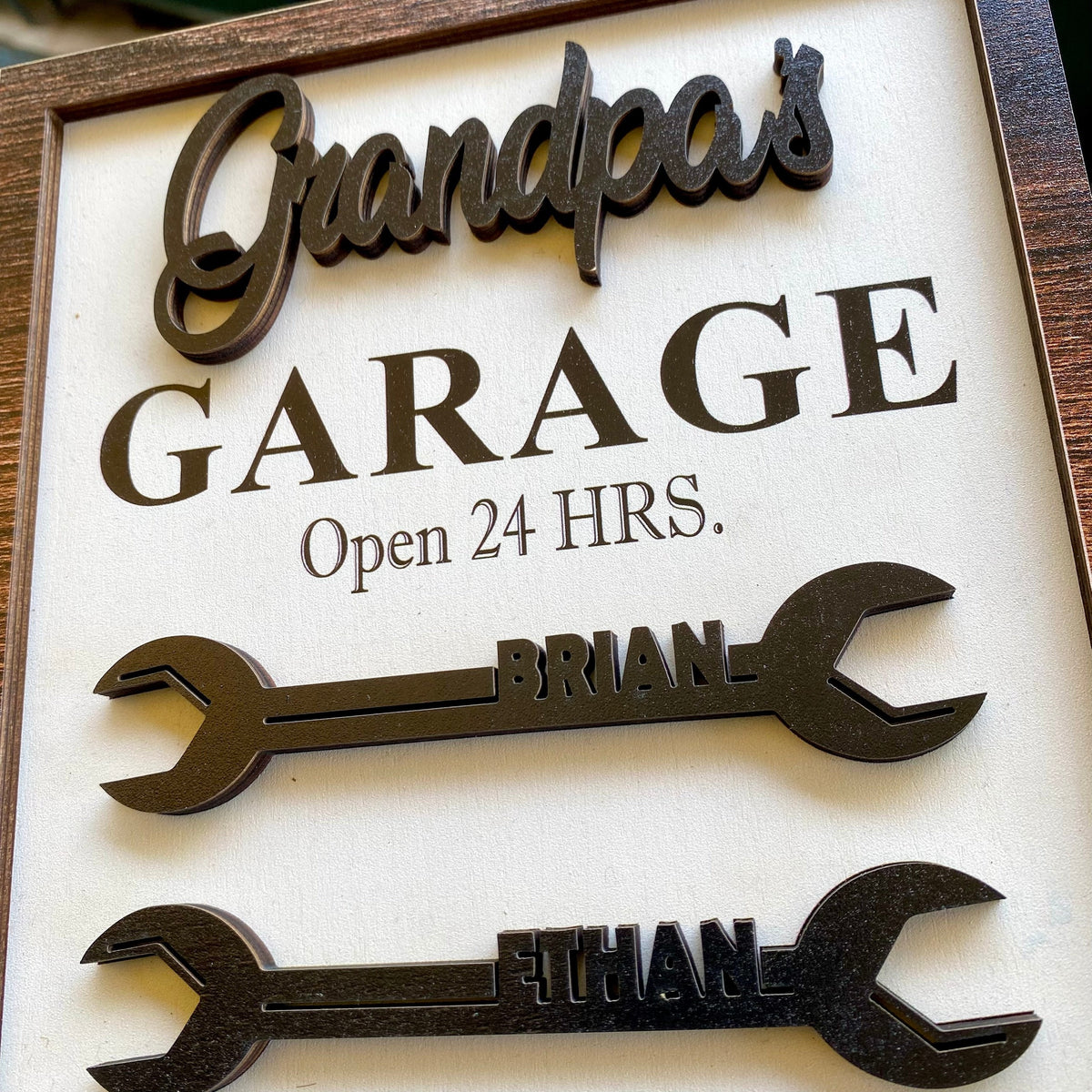 Personalized Grandpa's Garage with Kids Name Wooden Sign, Custom Garage Signs, Papa's Garage Wood Plaque, Workshop Sign, Father's Day Gift