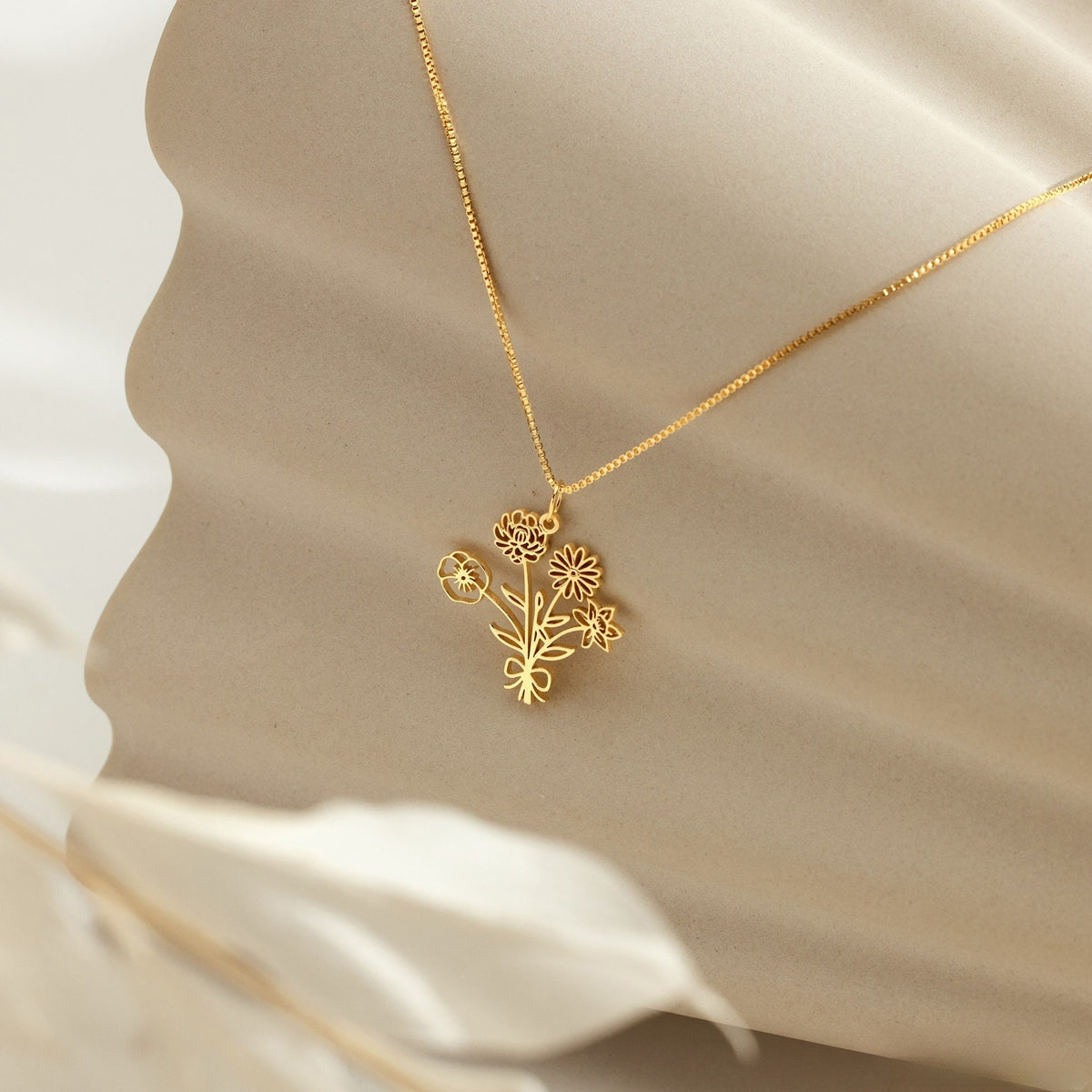 Custom Multiple Birthflower Necklace, Floral Bouquet Necklace, Family Member Necklace for Mom, Birthday Gift for Her, Mother's Day Gift