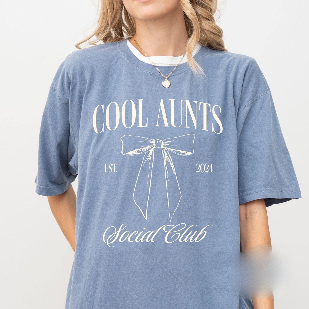 Custom Auntie Tshirt Comfort Colors, Auntie Shirt, New Aunt Gift, Coquette Aunt Shirt, Sister Gift, Pregnancy Announcement, Retro Aunt Shirt