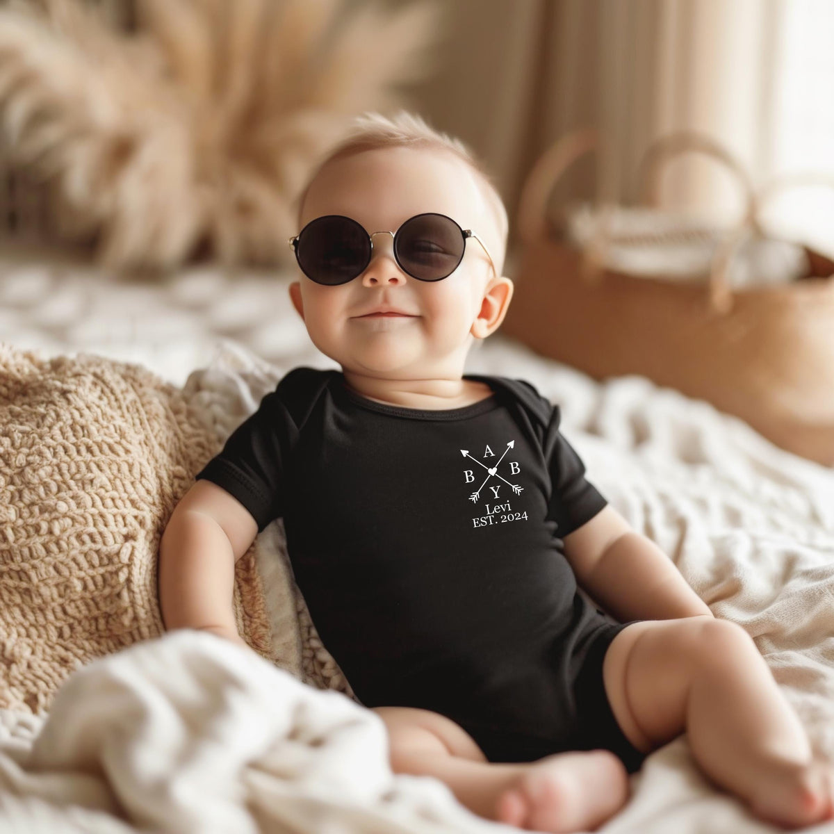 Daddy and me outfit. Matching personalized dad t-shirt and baby bodysuit. Gift for Father's Day. Dad child matching set. Family outfit.