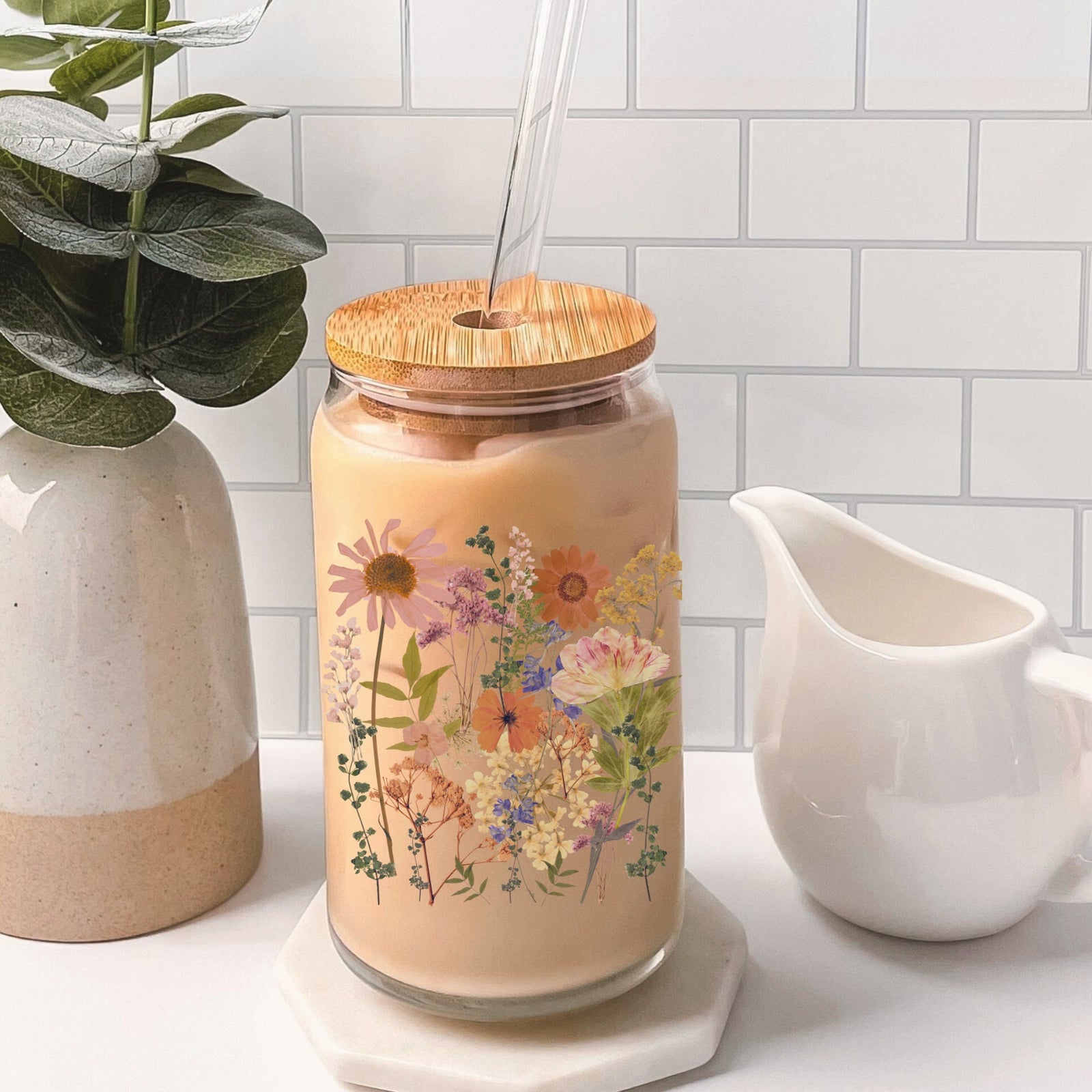 Floral Vintage Garden Iced Coffee Cup, Presed Wildflowers Tumbler, Gift for Friend, Bridesmaid Favor