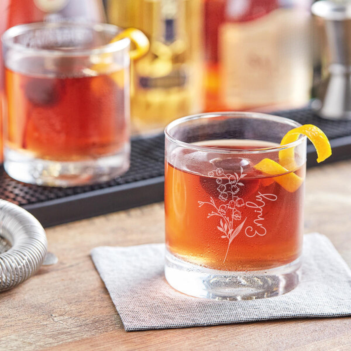 Customized Birth Flowers With Name Whiskey Glass, Bridesmaid Proposal Whiskey Glasses, Custom Drinkware For Her Whiskey Glass,Birthday Gifts