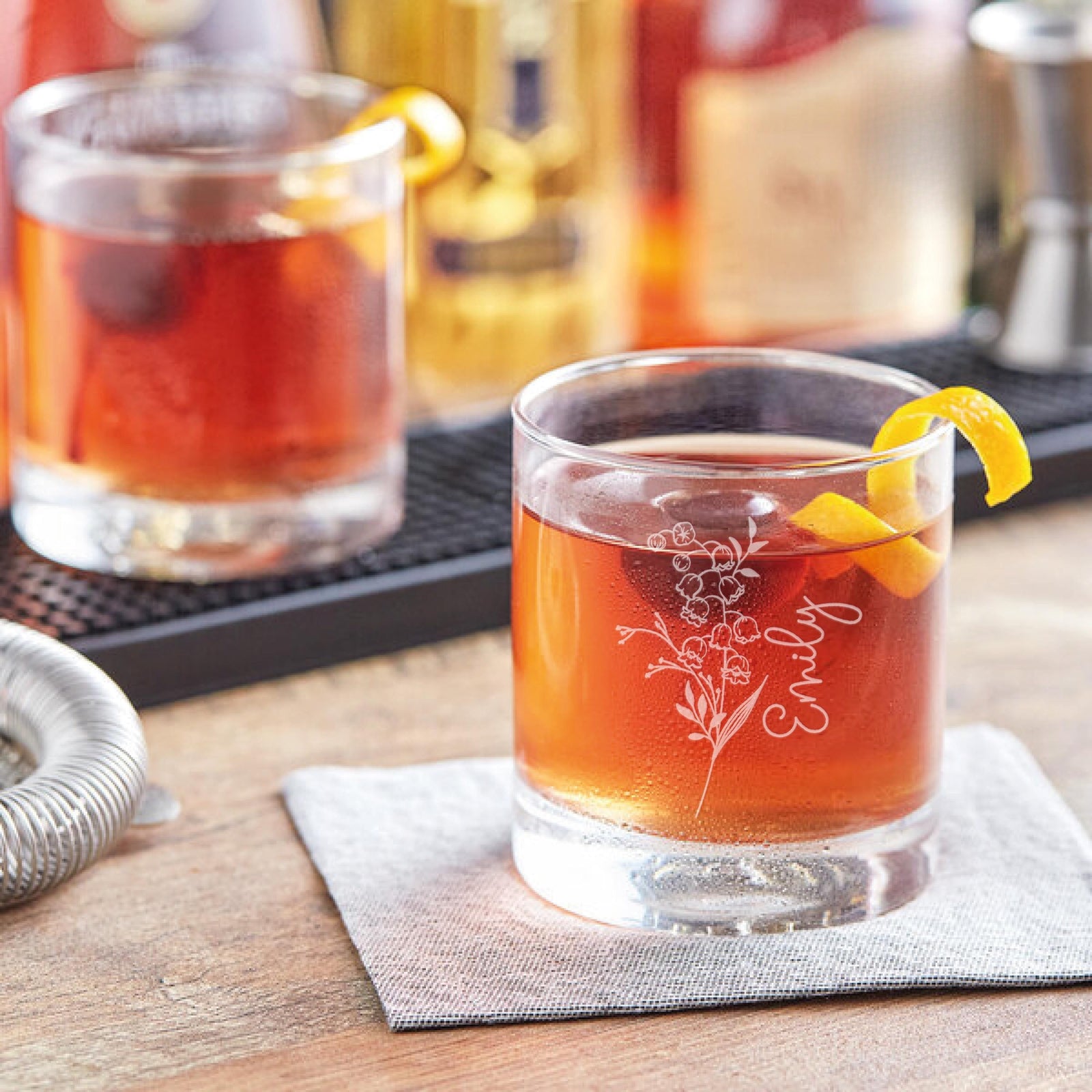 Customized Birth Flowers With Name Whiskey Glass, Bridesmaid Proposal Whiskey Glasses, Custom Drinkware For Her Whiskey Glass,Birthday Gifts