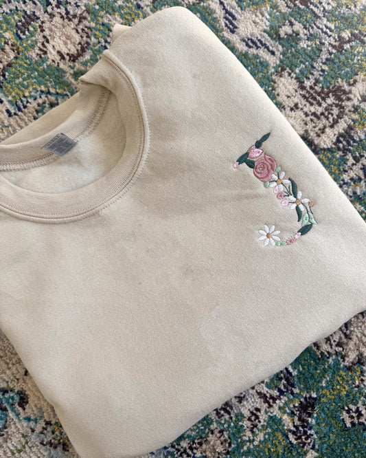 CUSTOM Initial Floral Embroidered Sweatshirt, Monogrammed Shirt, Crewneck Fall Vibes Flower Oversized Personalized Hoodie Embroidery Gift