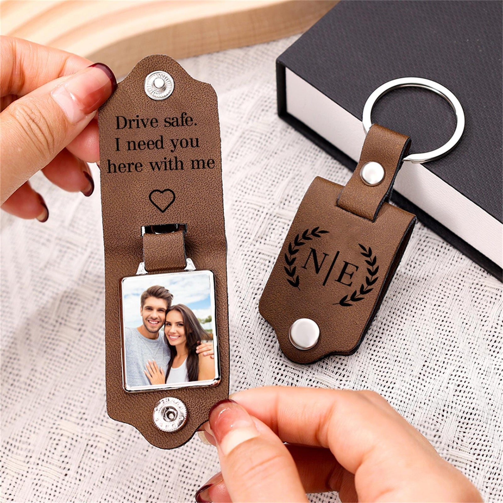 Custom Photo Leather Keychain,Wedding Anniversary Gift, Personalised Key Chain for Him, Car Keyring, Birthday Gift, Christmas Gift for Her