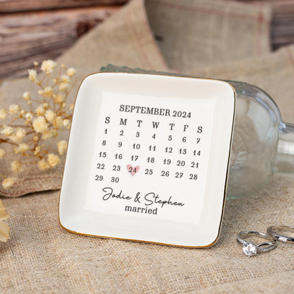 Custom Wedding Calendar Date Jewelry Dish, Wedding Ring Dish, Engagement Trinket Dish, Married Keepsake Gift for Couples,Newlywed Gifts