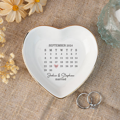 Custom Wedding Calendar Date Jewelry Dish, Wedding Ring Dish, Engagement Trinket Dish, Married Keepsake Gift for Couples,Newlywed Gifts