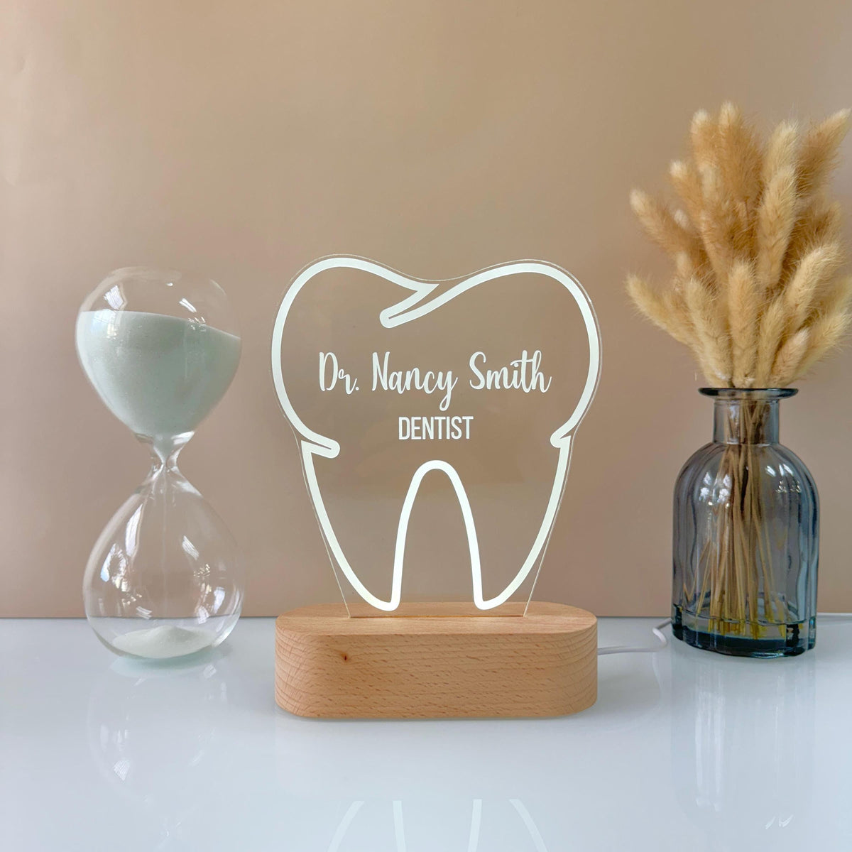 Personalized Dentist Night Light - Custom LED Tooth Lamp for Graduation, Gift for Dentists, Unique Room Decor, Nightlight for Odontologists