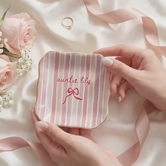 Personalized Aunt Ring Dish, Pregnancy Announcement Gift for Auntie, Tia Zia Jewelry Dish, New Aunt Gift Ideas, Birthday Gift for Aunt 69dd2e56-d567-4f4a-bbc1-27138f37d23f-cxxxxxxxxx.mp4