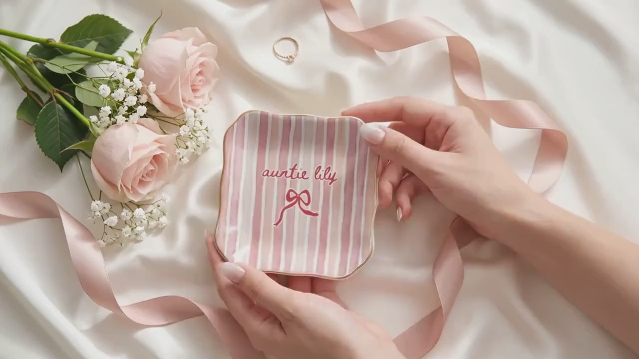Personalized Aunt Ring Dish, Pregnancy Announcement Gift for Auntie, Tia Zia Jewelry Dish, New Aunt Gift Ideas, Birthday Gift for Aunt 69dd2e56-d567-4f4a-bbc1-27138f37d23f-cxxxxxxxxx.mp4