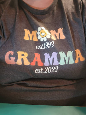  Daisy Mom Grandma Est Shirt, Est Custom Grandma T-Shirt, Gift For Grandma, Grandma To Be Shirt, New Grandma Shirt  review1.jpg?v=1711595594