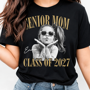 Custom Retro Senior Mom 2027 Dark Shirt - Personalized Class of 2027 Gift, Proud Family Gift